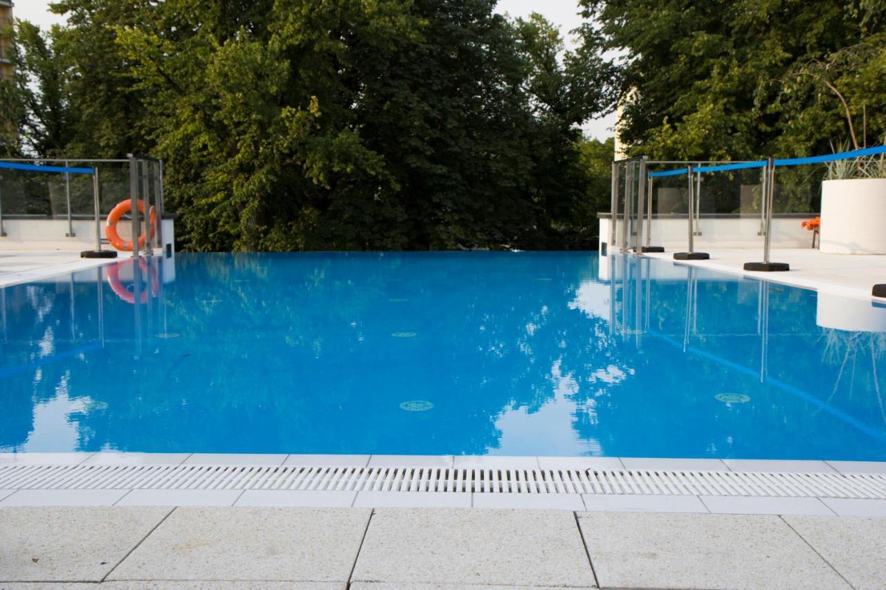 Nadmorskie Tarasy Apartament Park I Morze Kolobrzeg Exterior photo